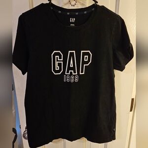 Gap tshirt